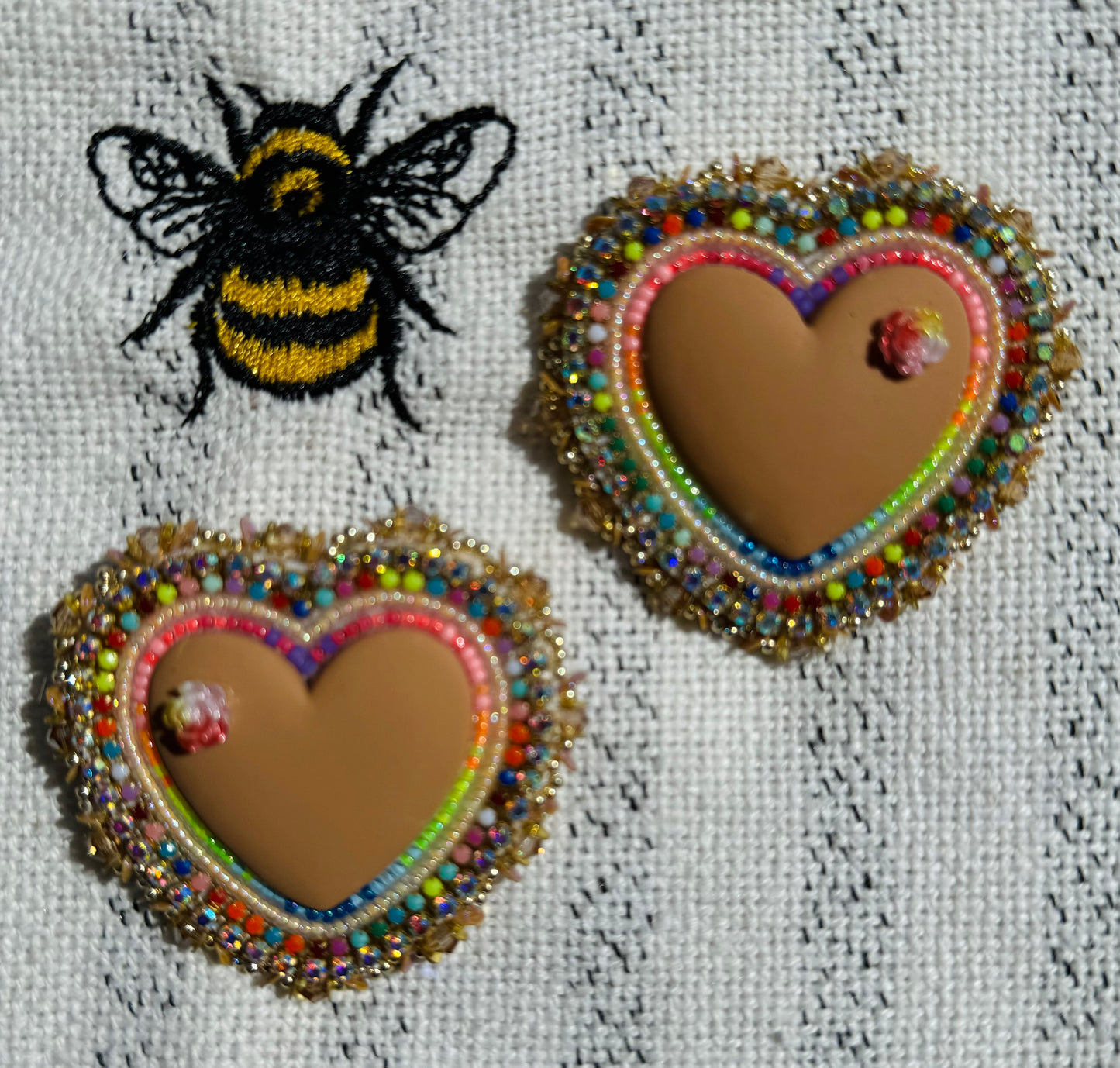 BROWN COLORFUL SPLASH HEARTS